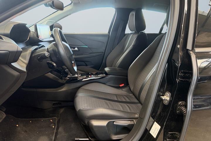 Sort Peugeot e-208 fra 2021