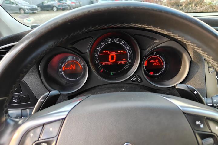 Gul Citroën C4 fra 2011