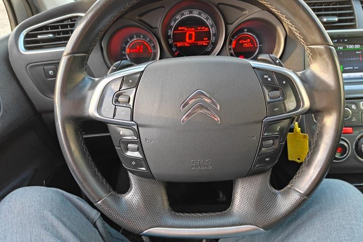 Gul Citroën C4 fra 2011
