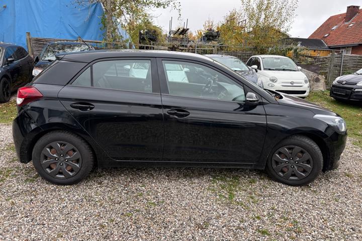 Sort Hyundai i20 fra 2017