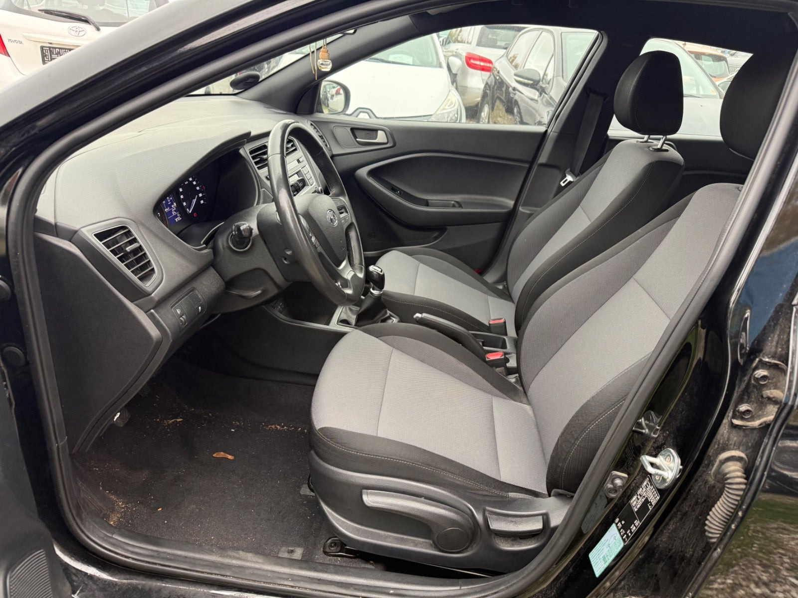 Sort Hyundai i20 fra 2017