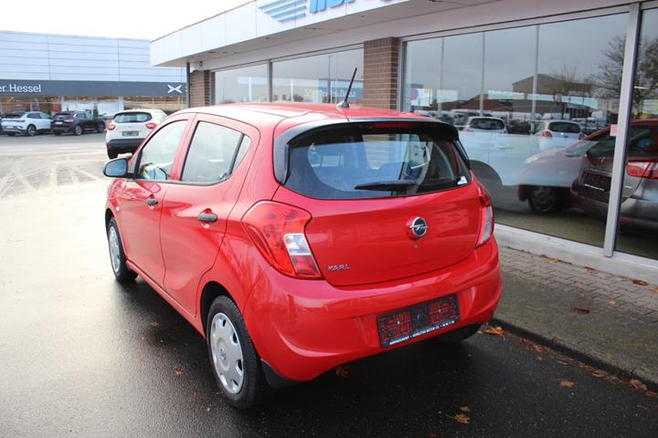 Rød Opel Karl fra 2017