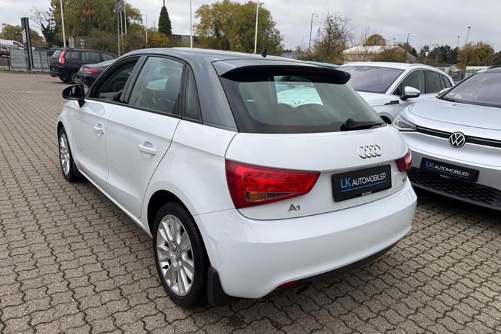 Hvid Audi A1 fra 2012