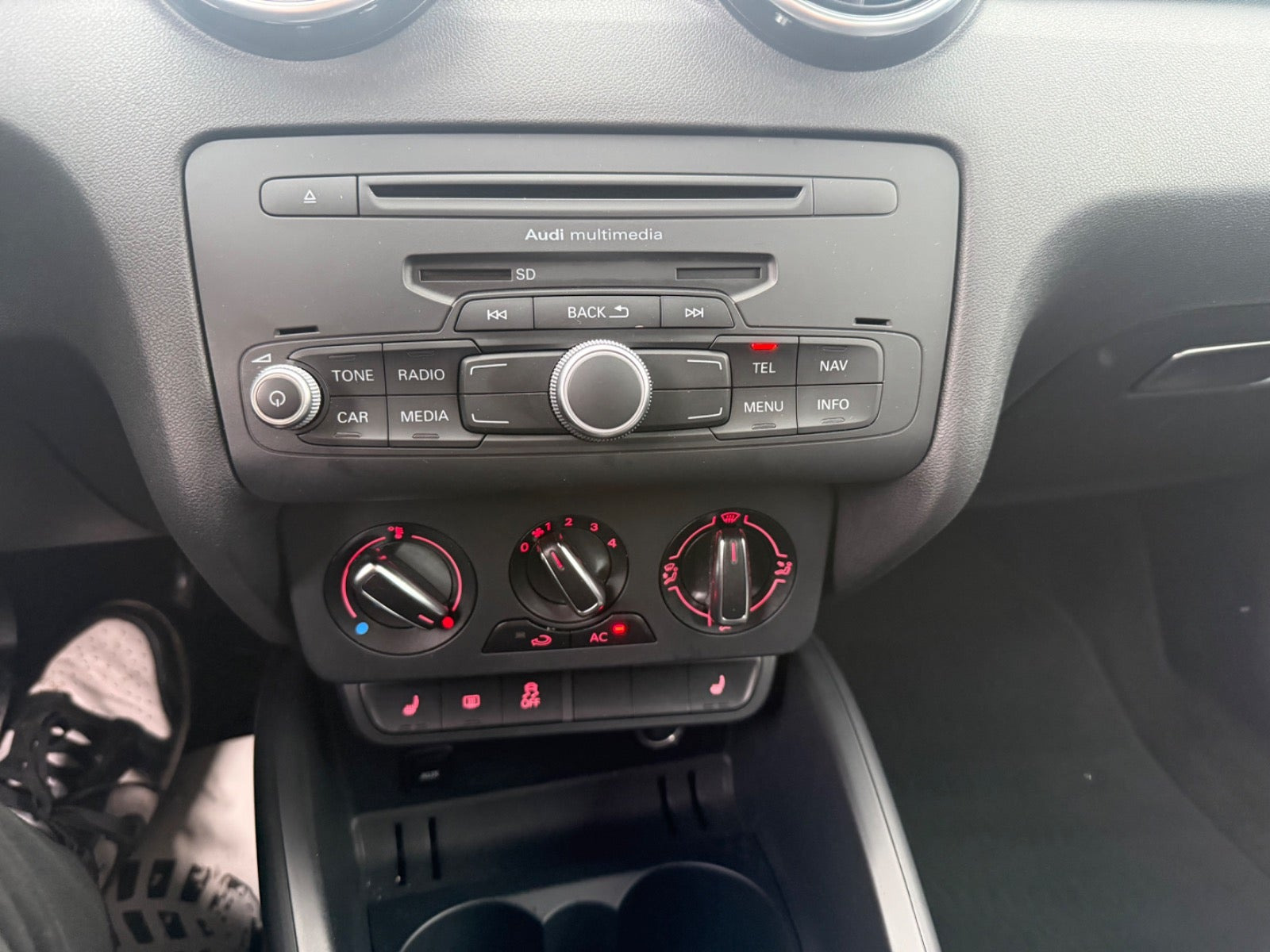 Hvid Audi A1 fra 2012