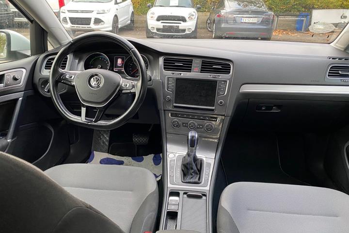 Hvid VW e-Golf VII fra 2014