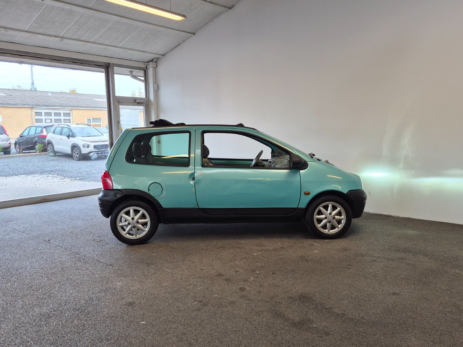 Blå Renault Twingo fra 2001
