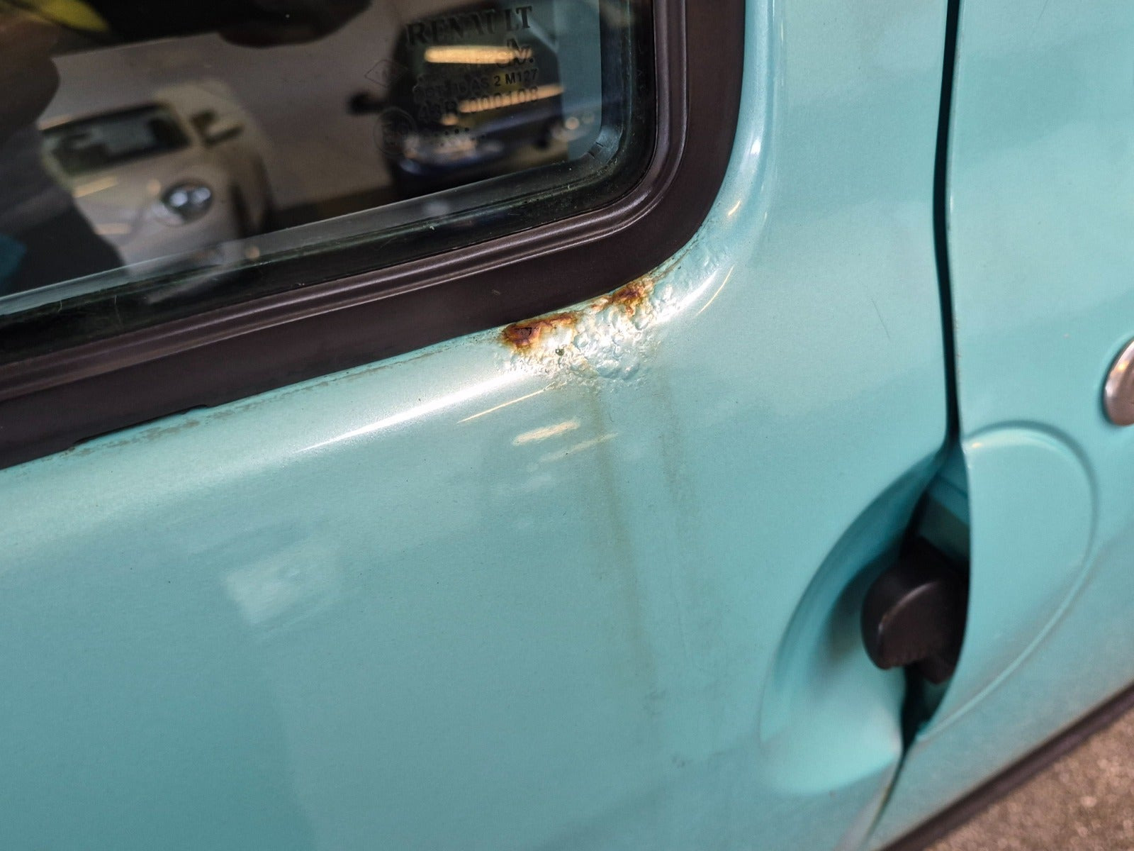 Blå Renault Twingo fra 2001