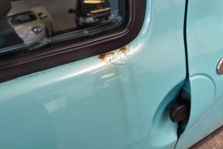 Blå Renault Twingo fra 2001