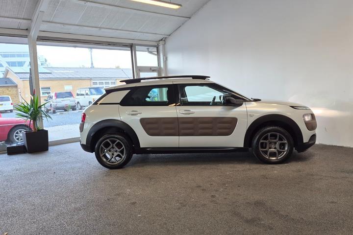 Hvid Citroën C4 Cactus fra 2014