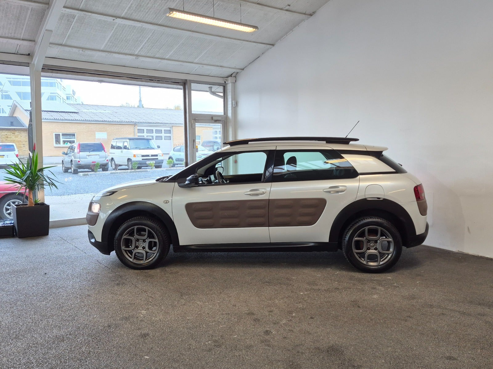 Hvid Citroën C4 Cactus fra 2014