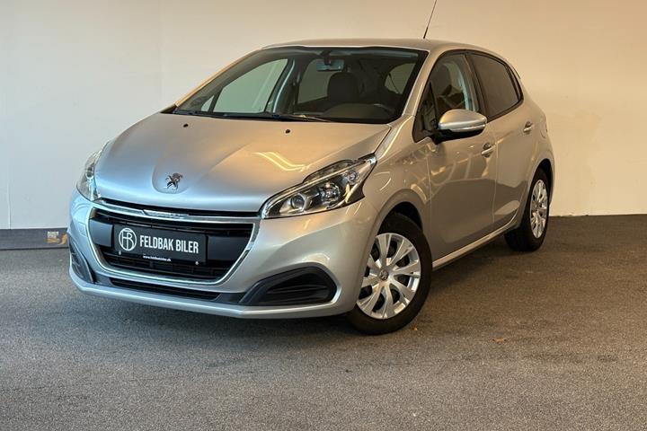 Sølv Peugeot 208 fra 2017