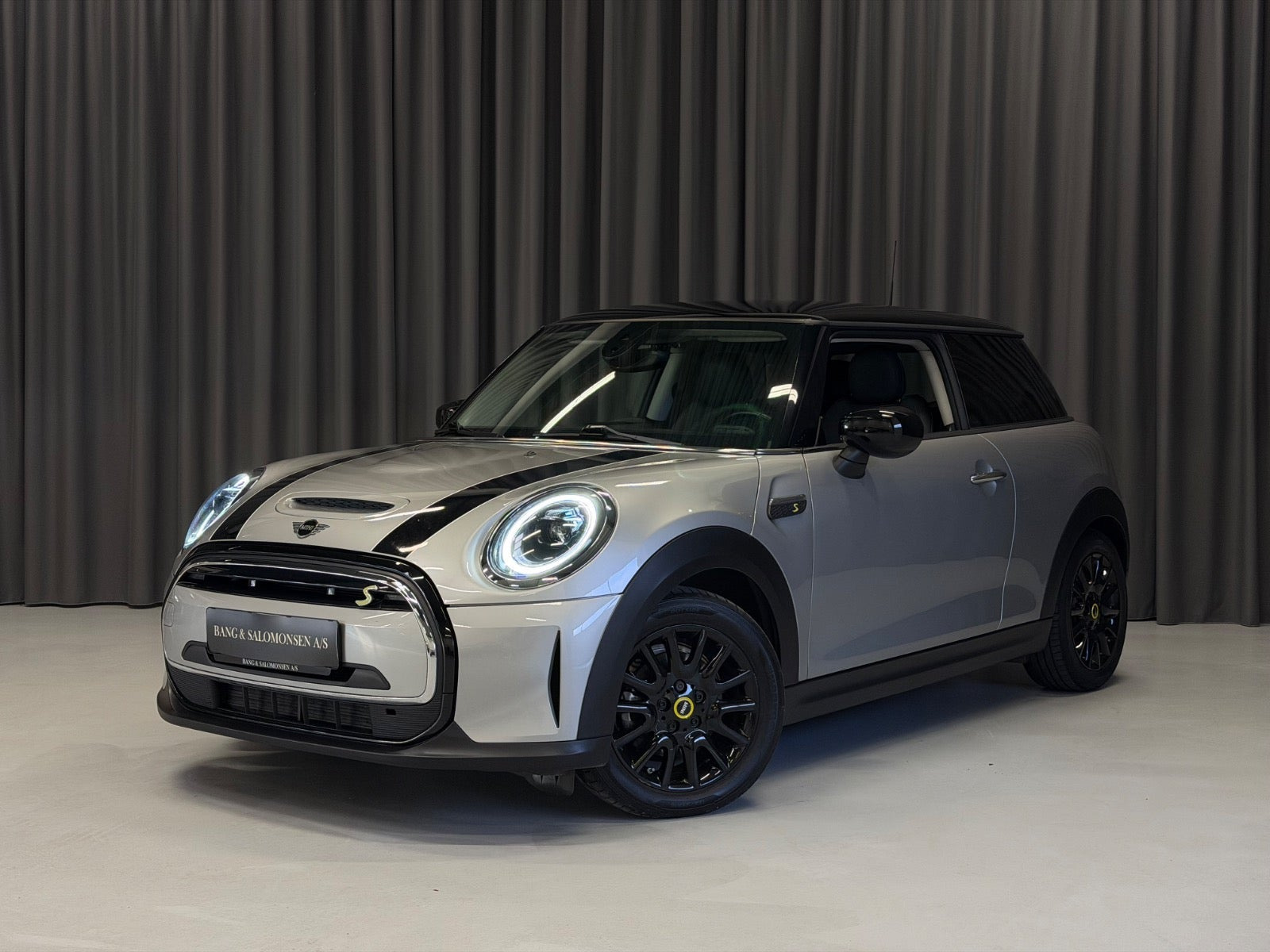 Mini Cooper SE Classic Trim