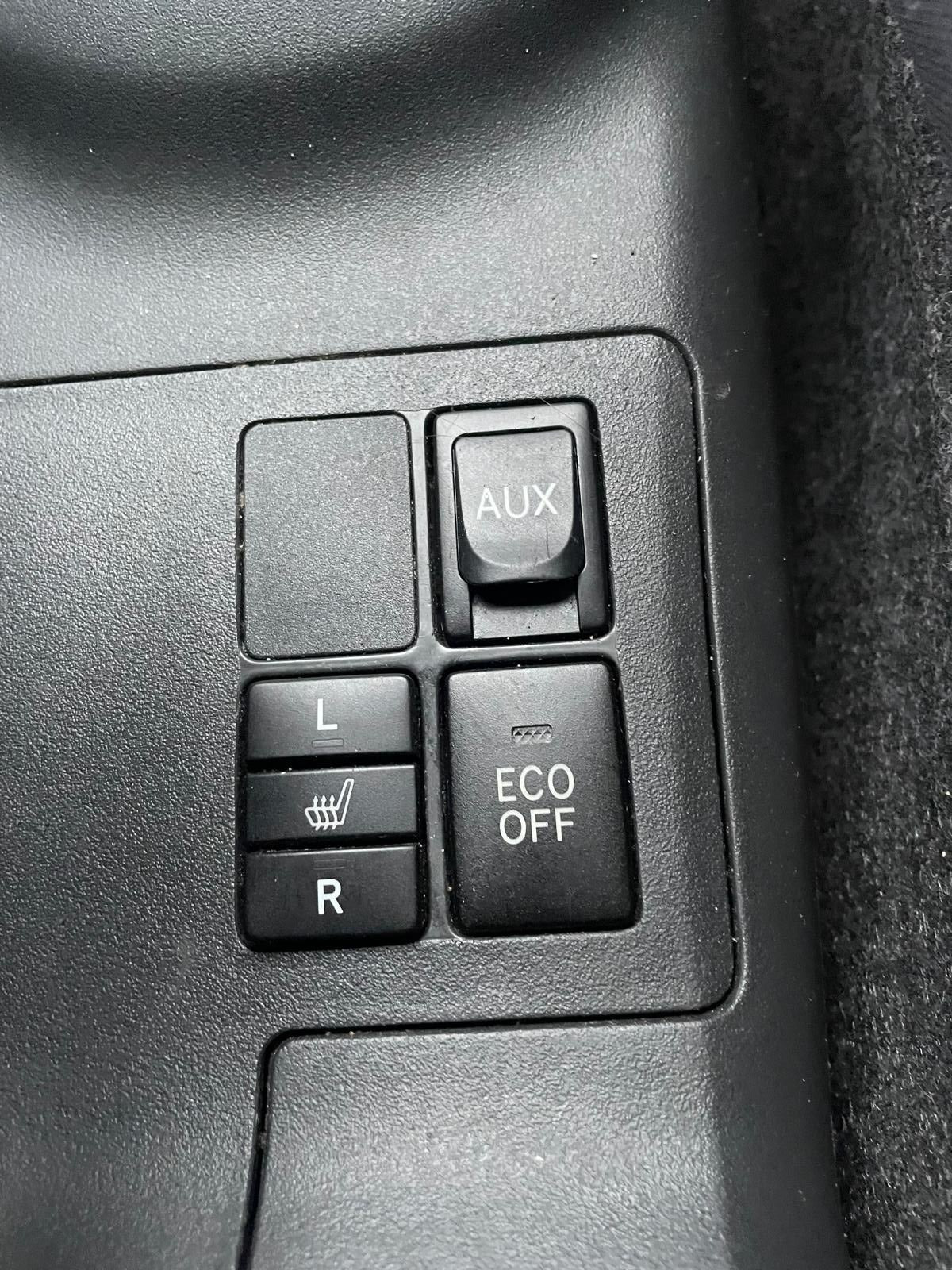 Grå Toyota Yaris fra 2009
