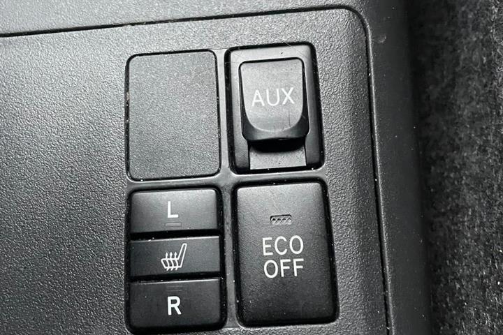 Grå Toyota Yaris fra 2009