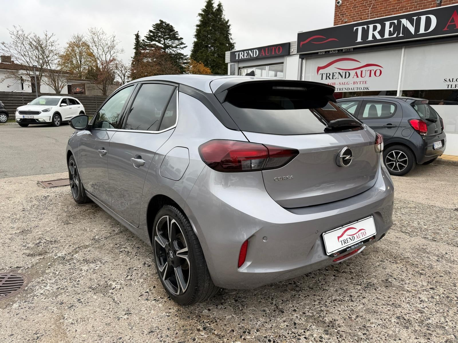 Grå Opel Corsa fra 2021