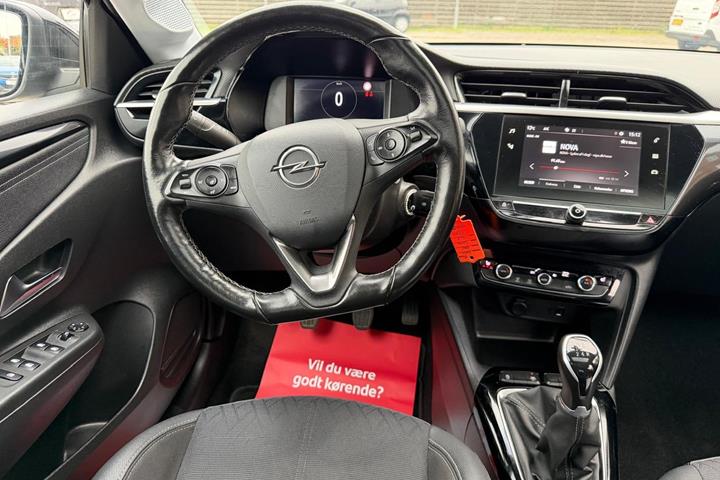 Grå Opel Corsa fra 2021