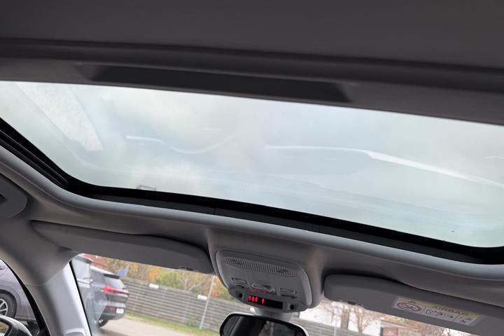 Grå Opel Corsa fra 2021