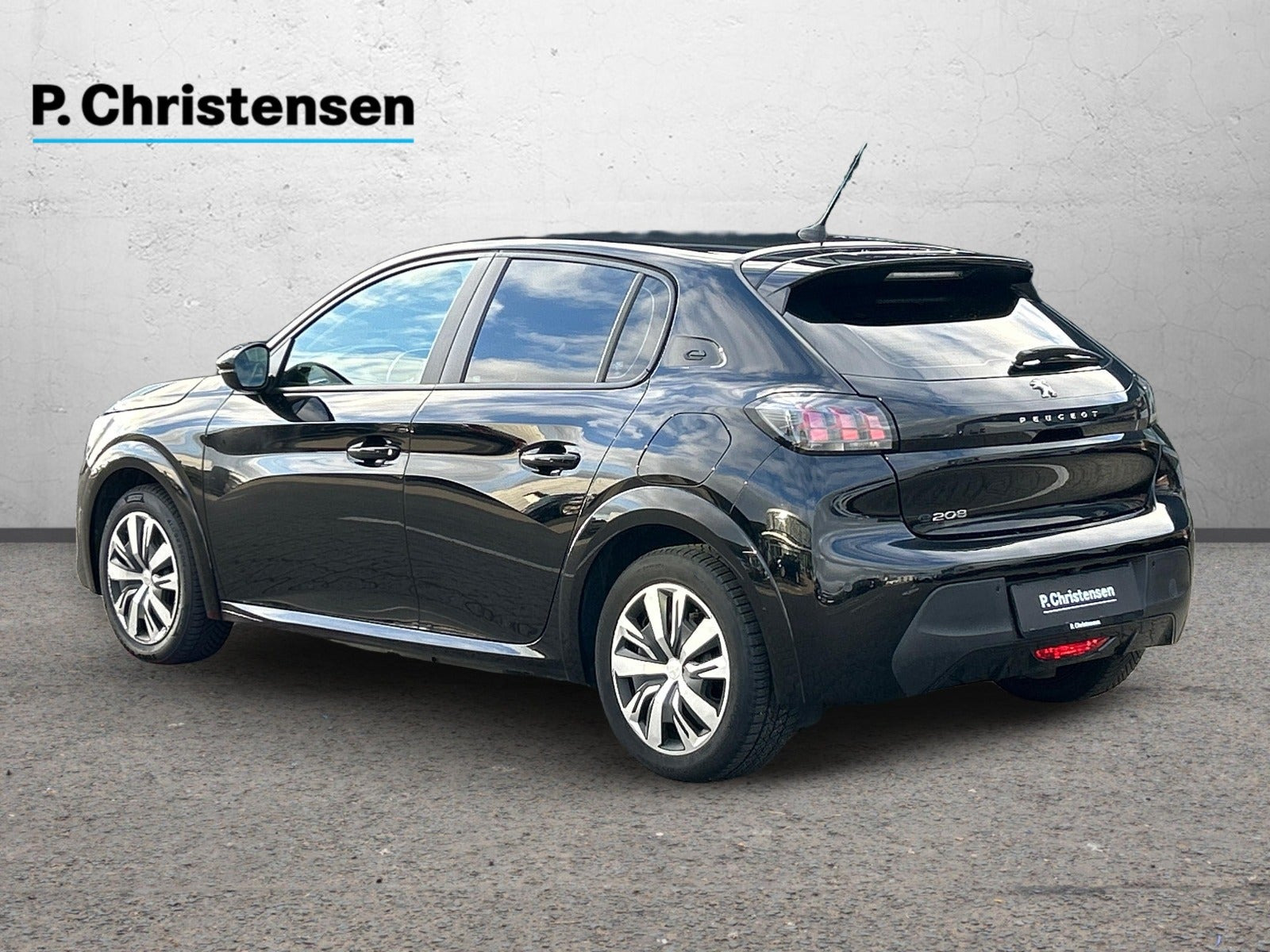 Sort Peugeot e-208 fra 2021