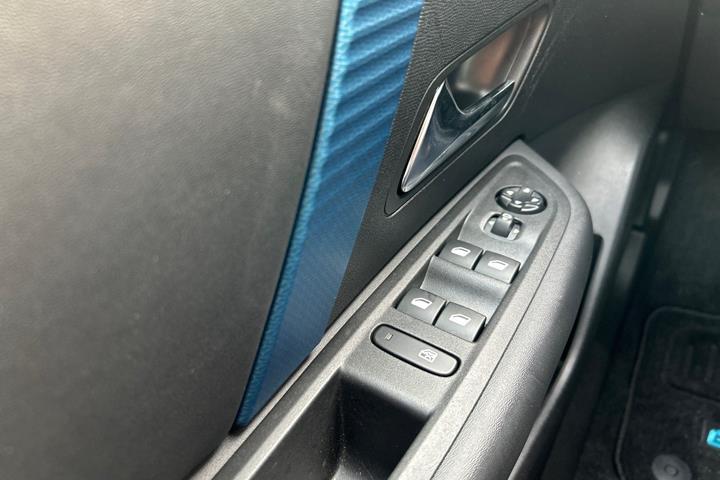 Grå Citroën ë-C4 X fra 2023