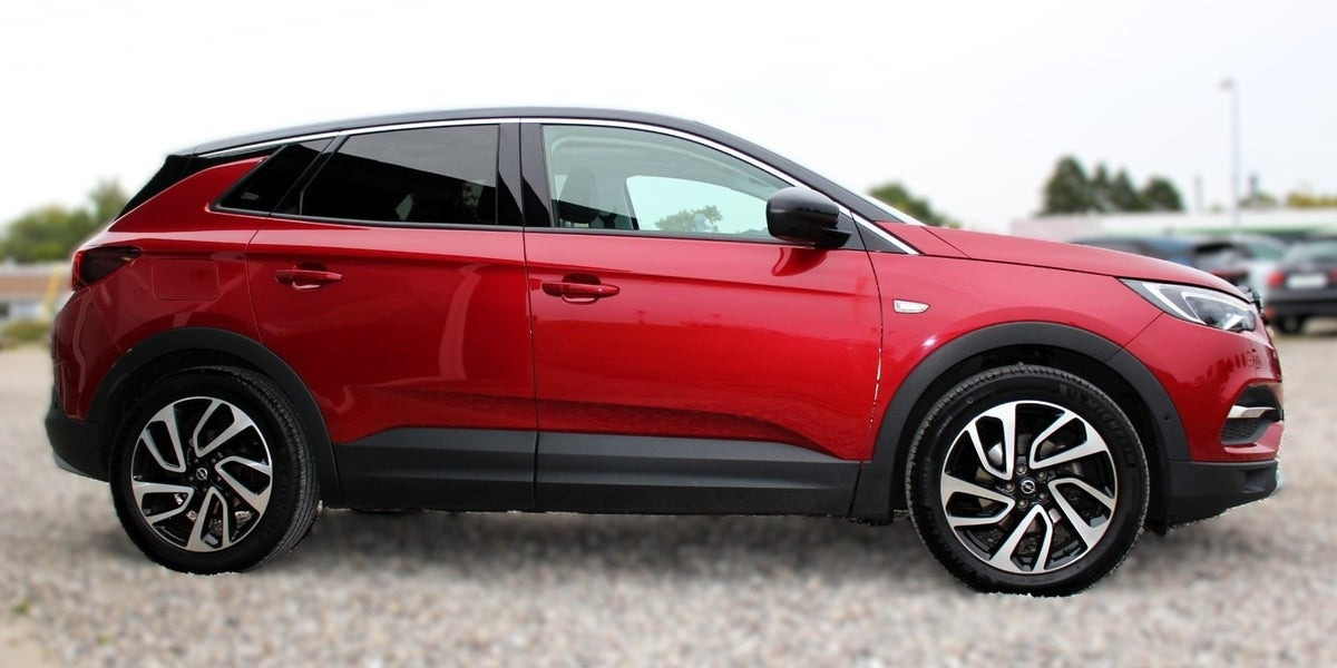 Rød Opel Grandland X fra 2019