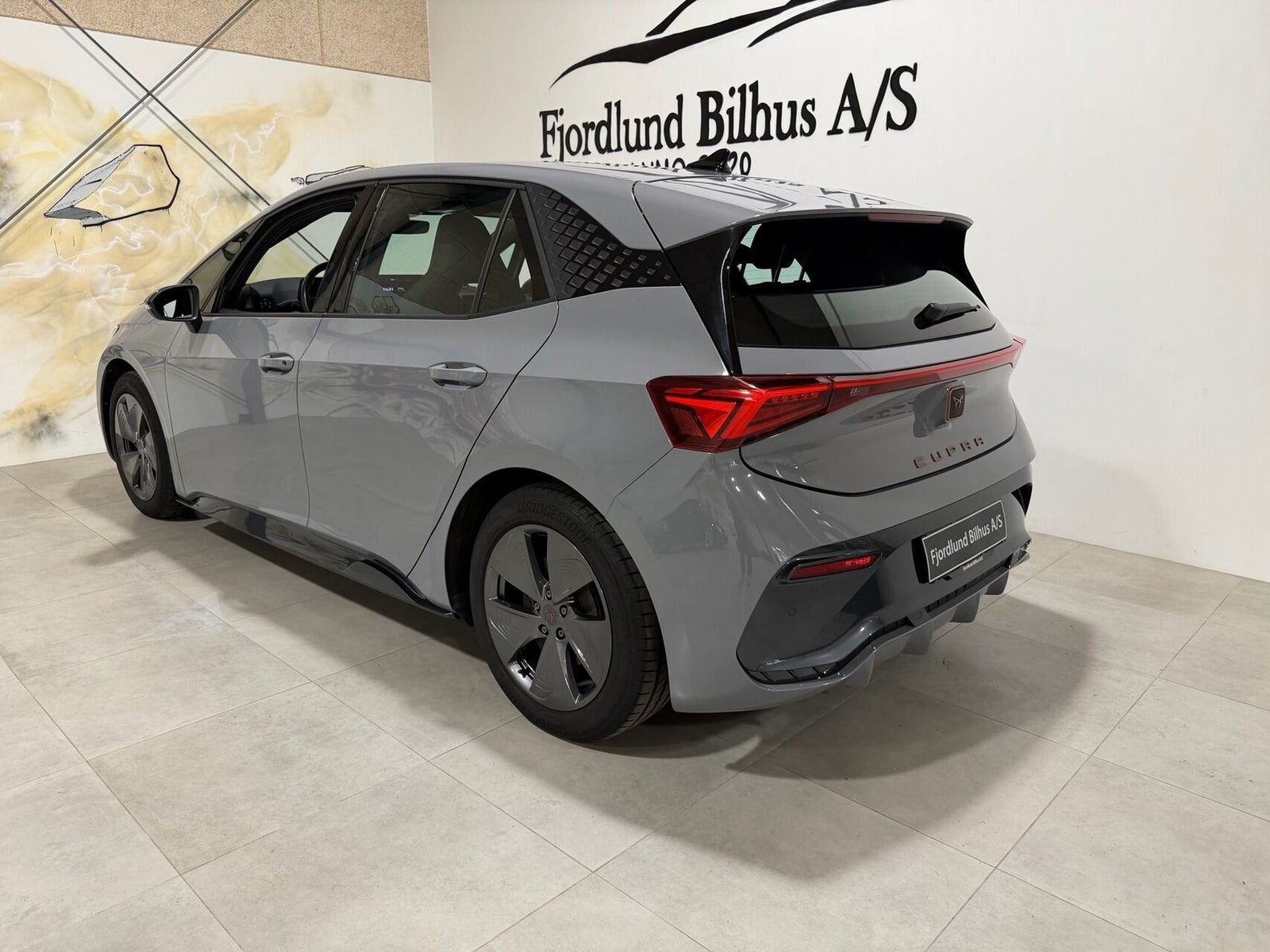 Grå Cupra Born fra 2022
