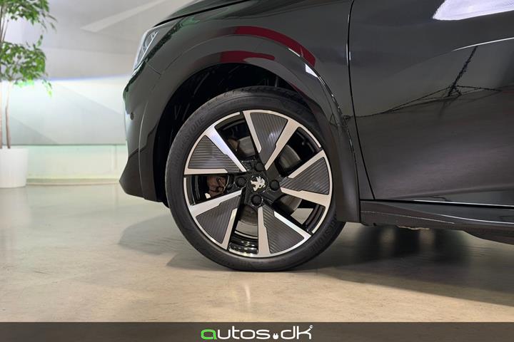 Sort Peugeot e-208 fra 2021