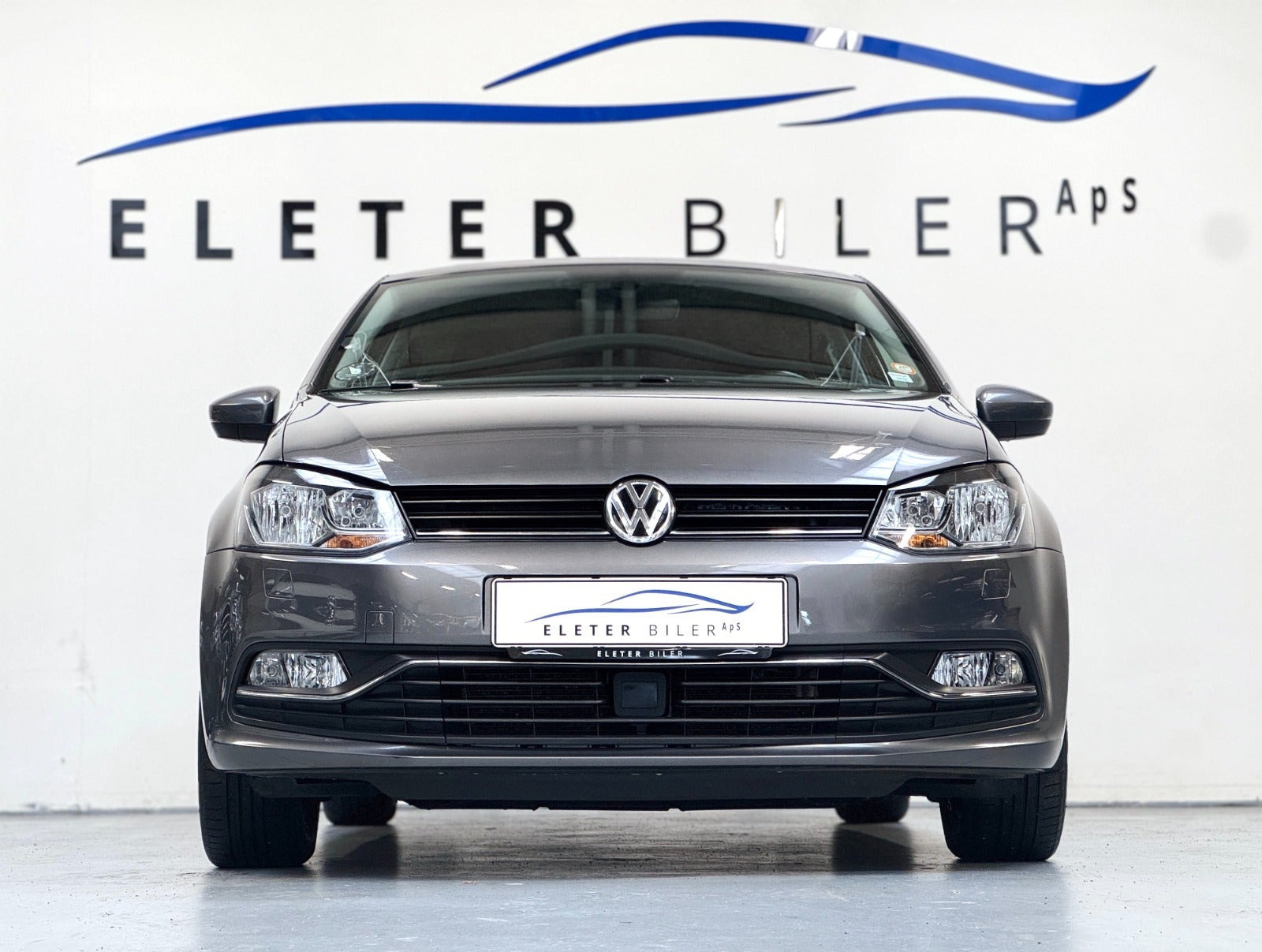 Grå VW Polo fra 2016