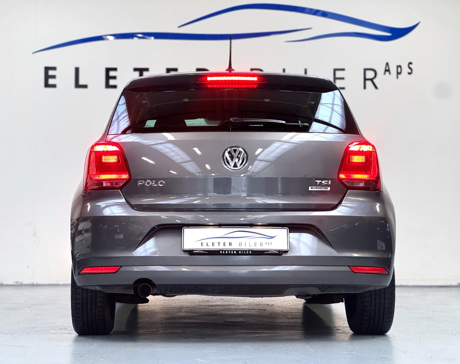 Grå VW Polo fra 2016