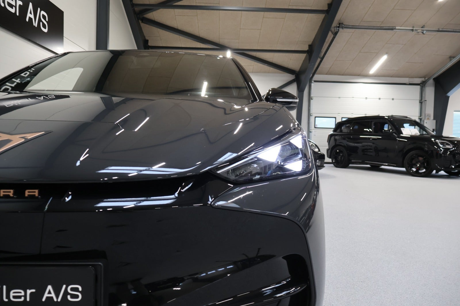 Grå Cupra Tavascan fra 2025