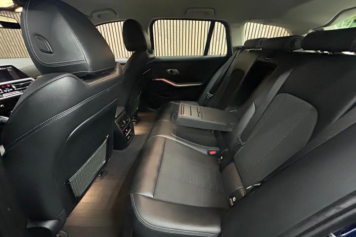 undefined BMW 320d fra 2020