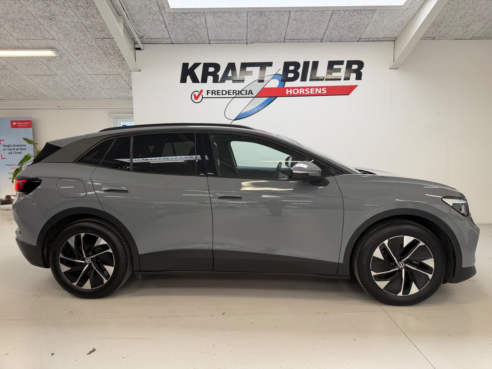 Grå VW ID.4 fra 2021