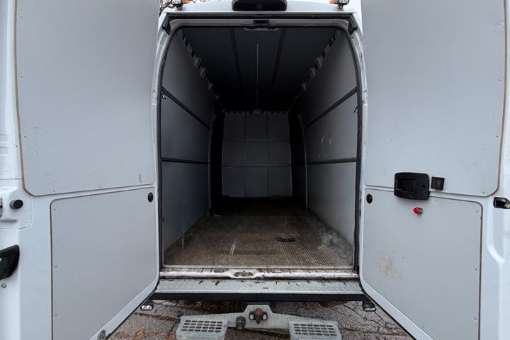 Hvid Peugeot Boxer 435 fra 2022