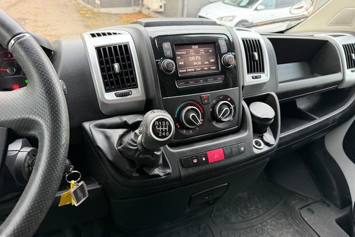 Hvid Peugeot Boxer 435 fra 2022