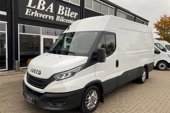Hvid Iveco Daily fra 2023
