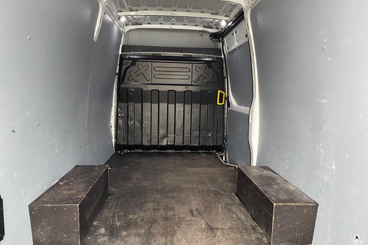 Hvid Iveco Daily fra 2023