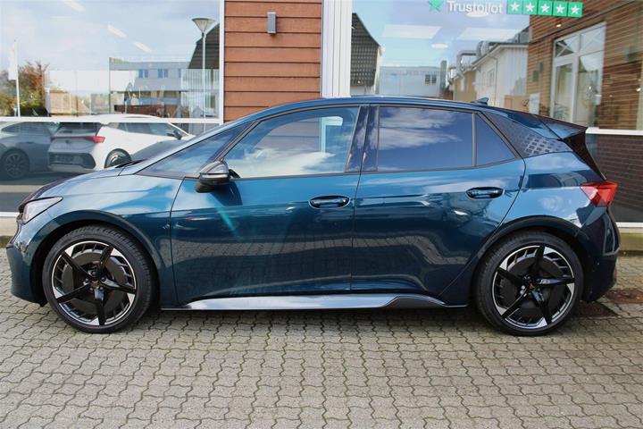 Blå Cupra Born fra 2025