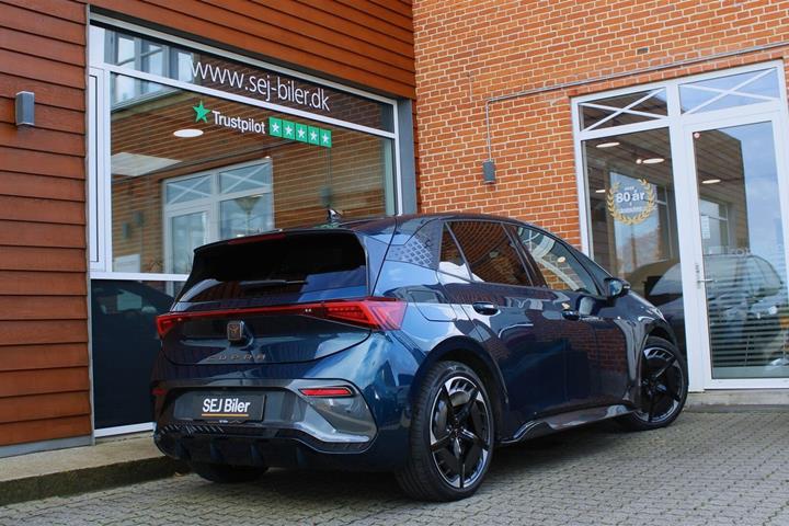 Blå Cupra Born fra 2025