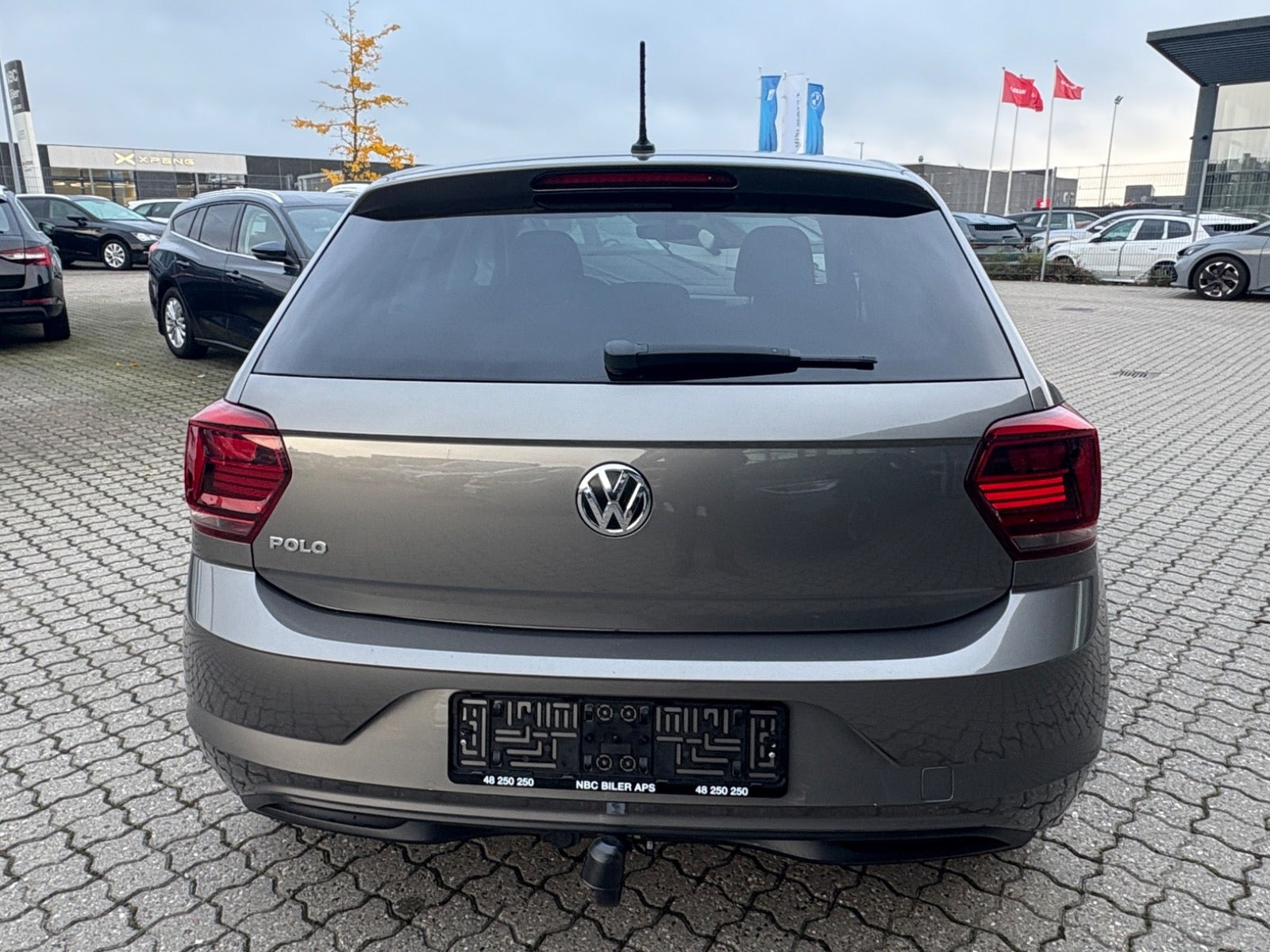 Grå VW Polo fra 2020