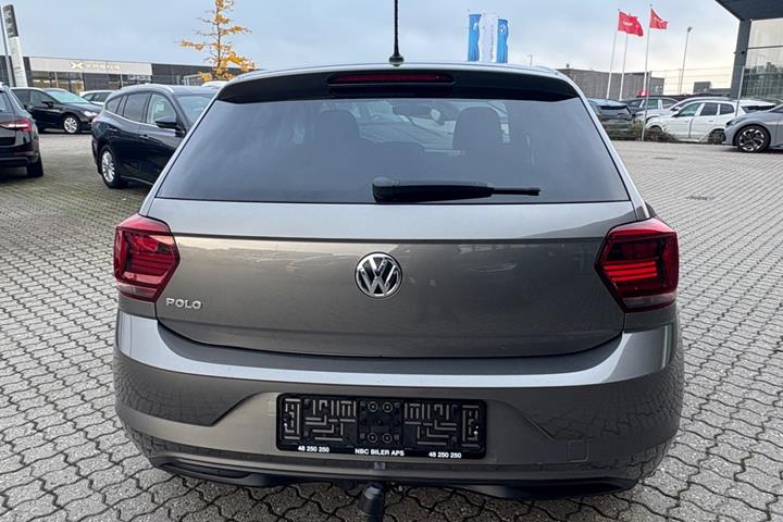 Grå VW Polo fra 2020