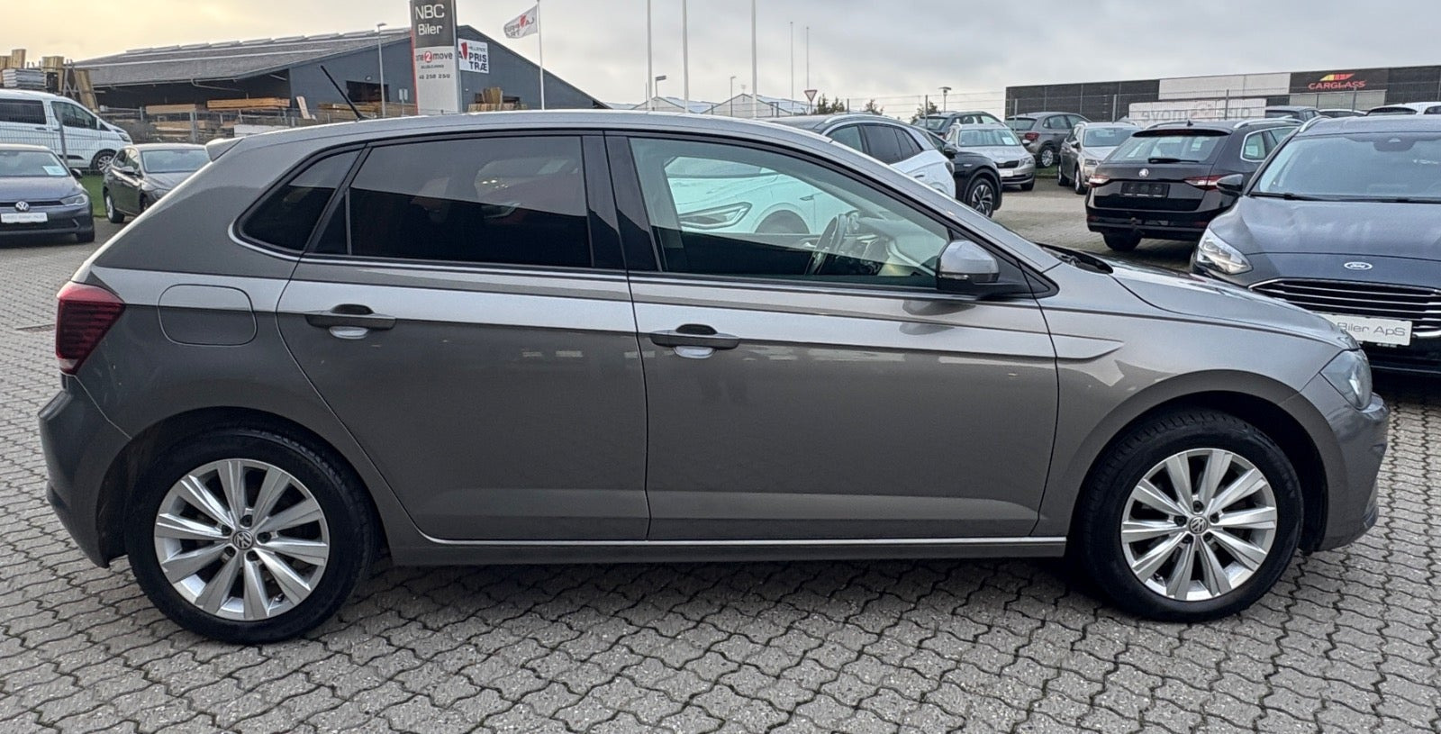 Grå VW Polo fra 2020