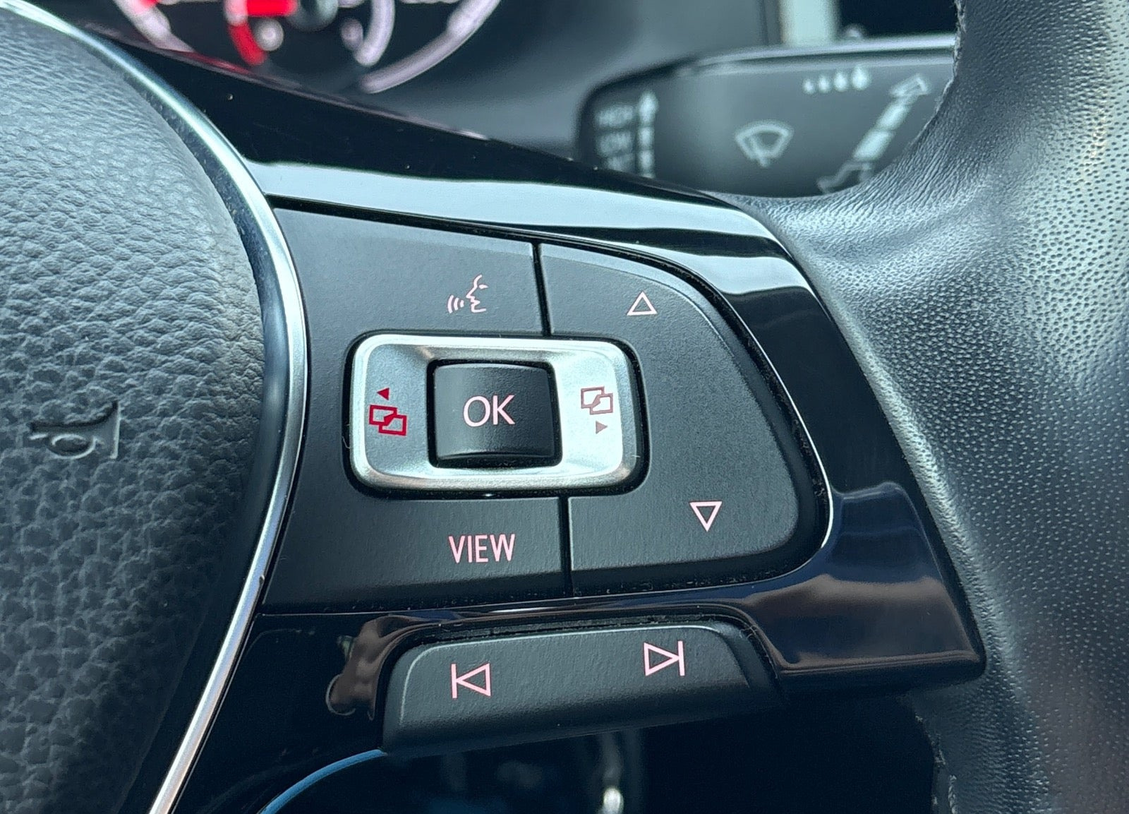 Grå VW Polo fra 2020