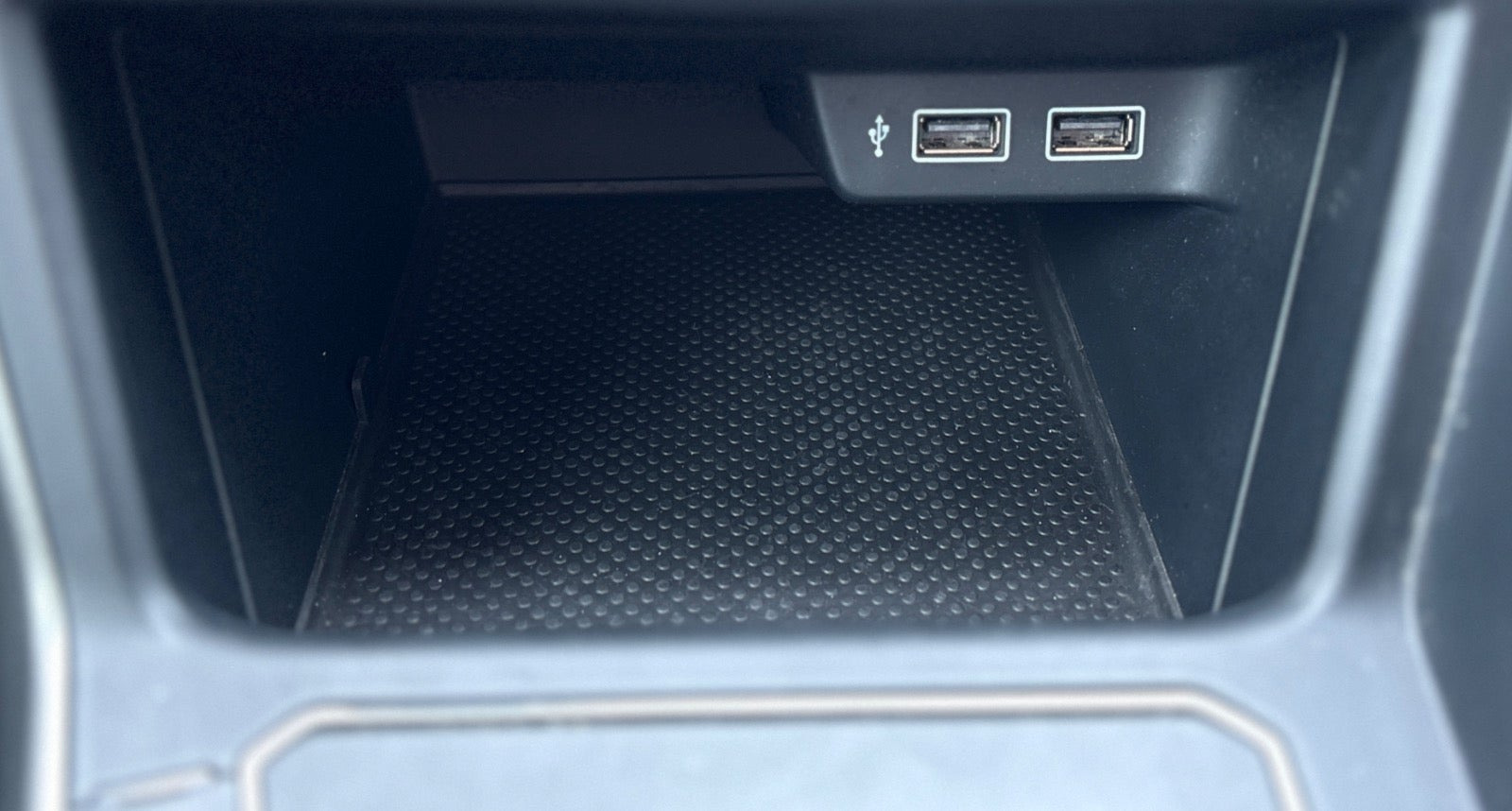 Grå VW Polo fra 2020