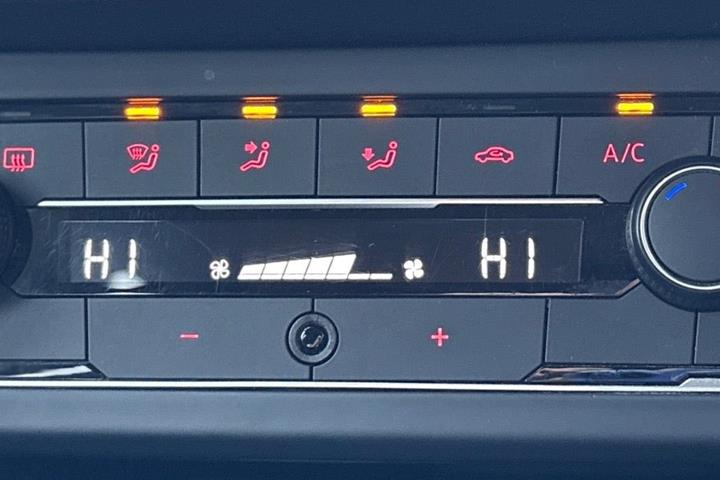 Grå VW Polo fra 2020