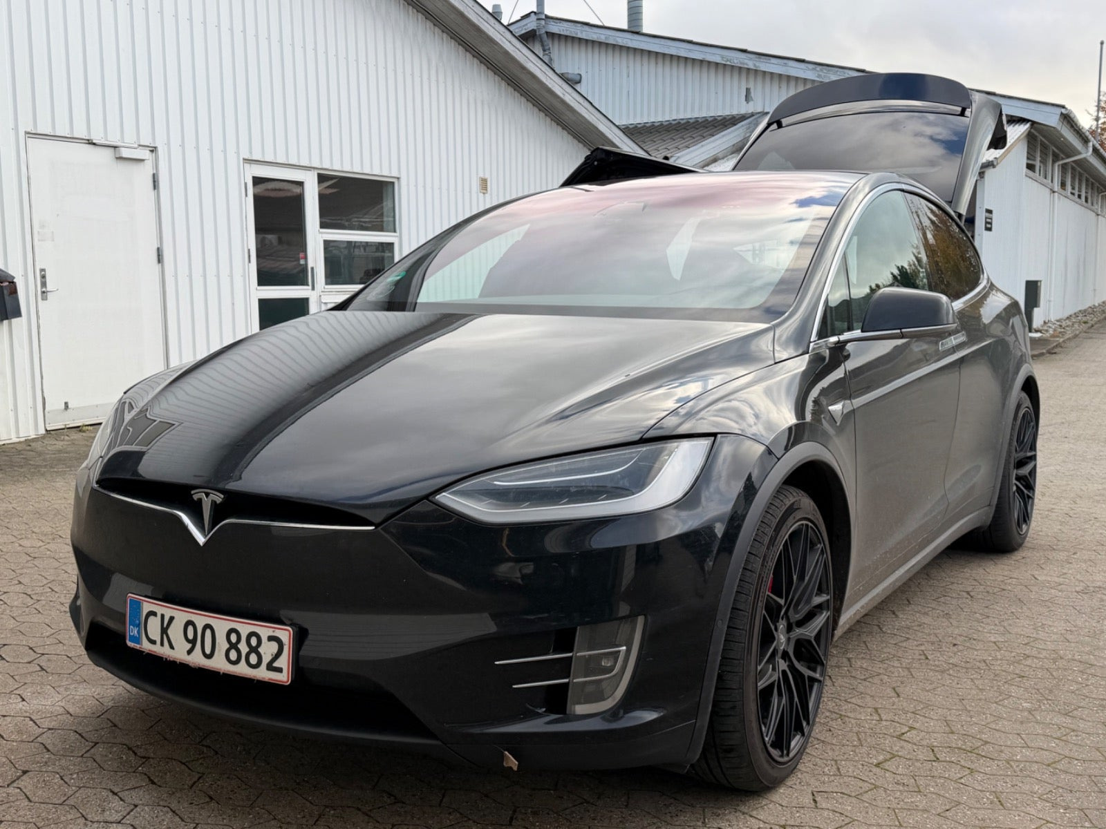 Sort Tesla Model X fra 2019