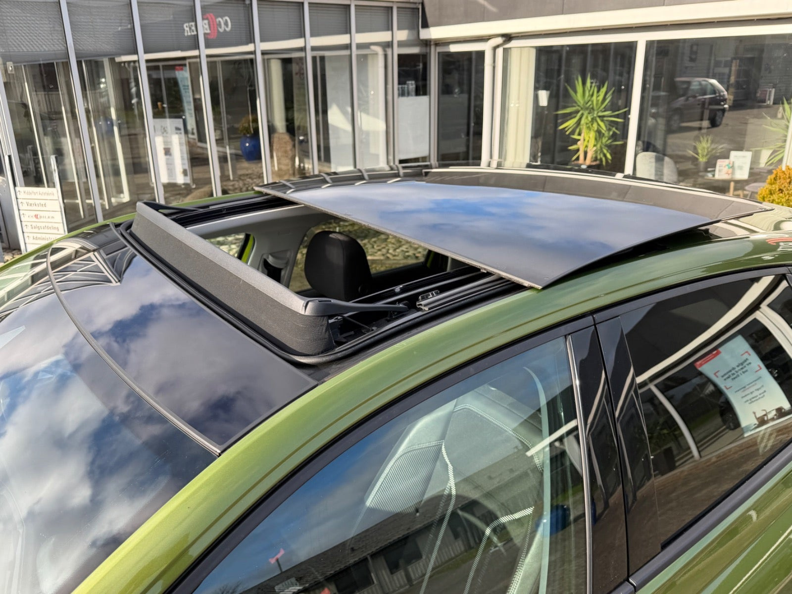 Grøn VW Taigo fra 2022