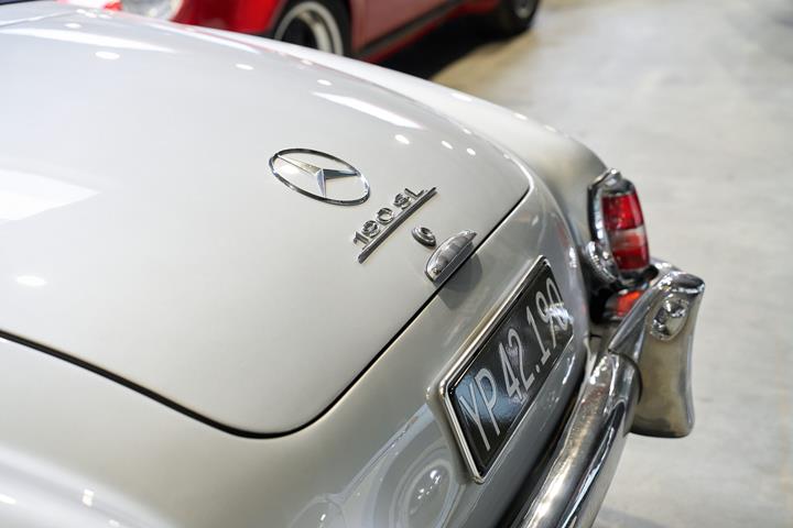 Hvid Mercedes 190 SL fra 1962