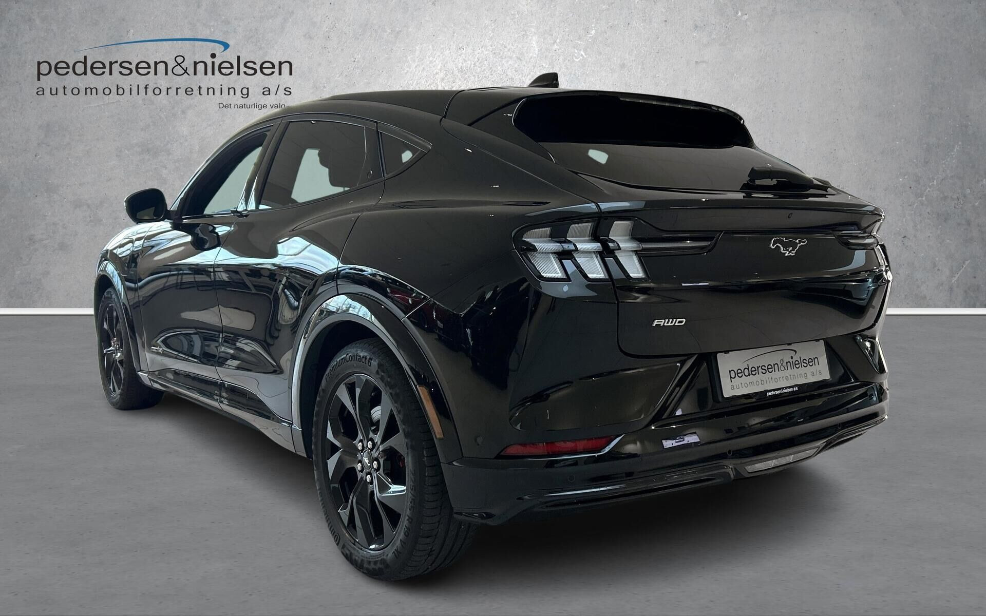 Sort Ford Mustang Mach-E fra 2023