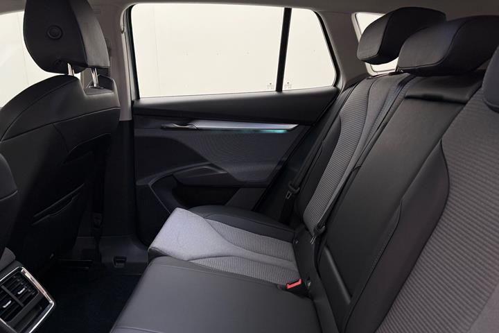 Sølv Skoda Enyaq fra 2023