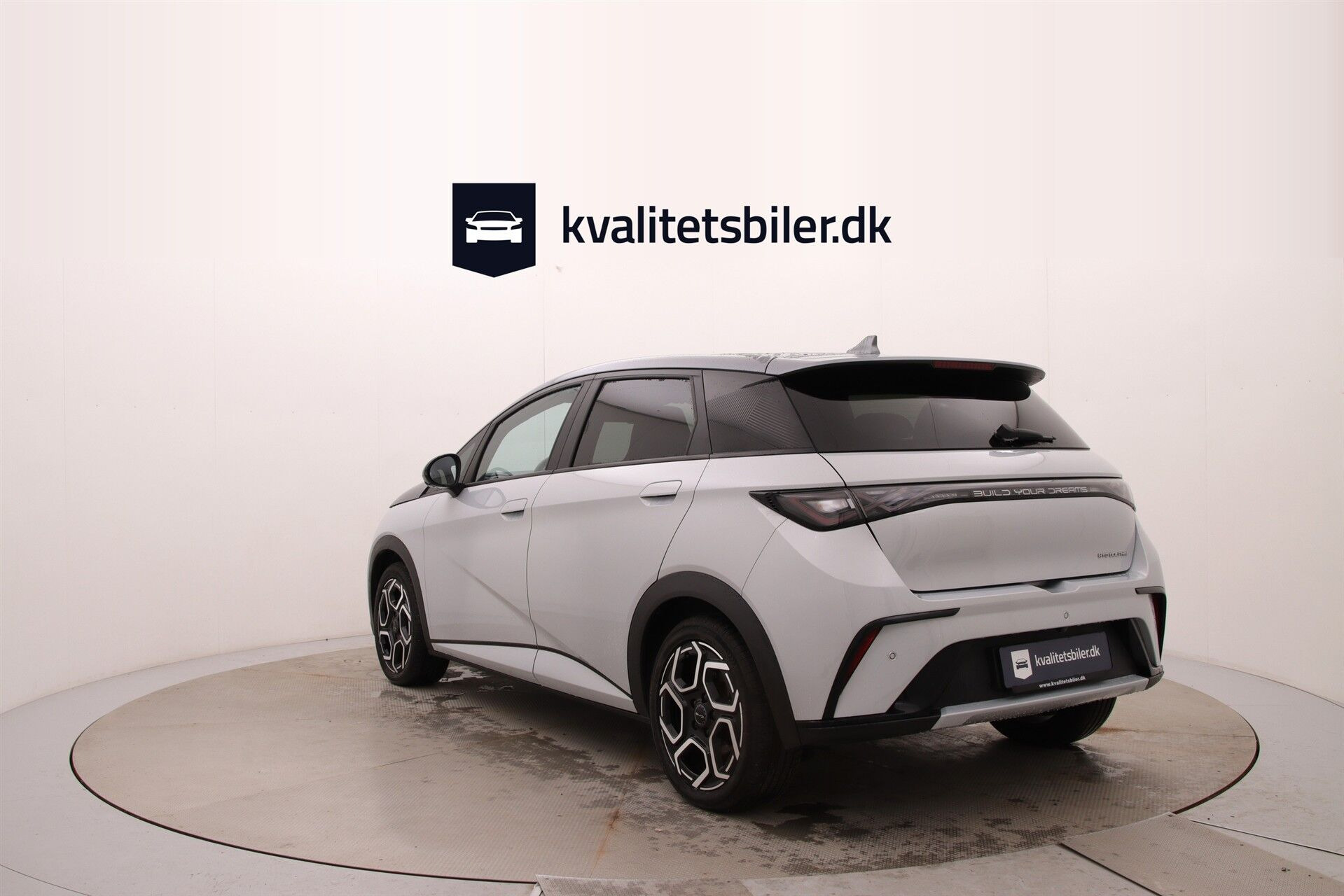 Grå BYD Dolphin fra 2024