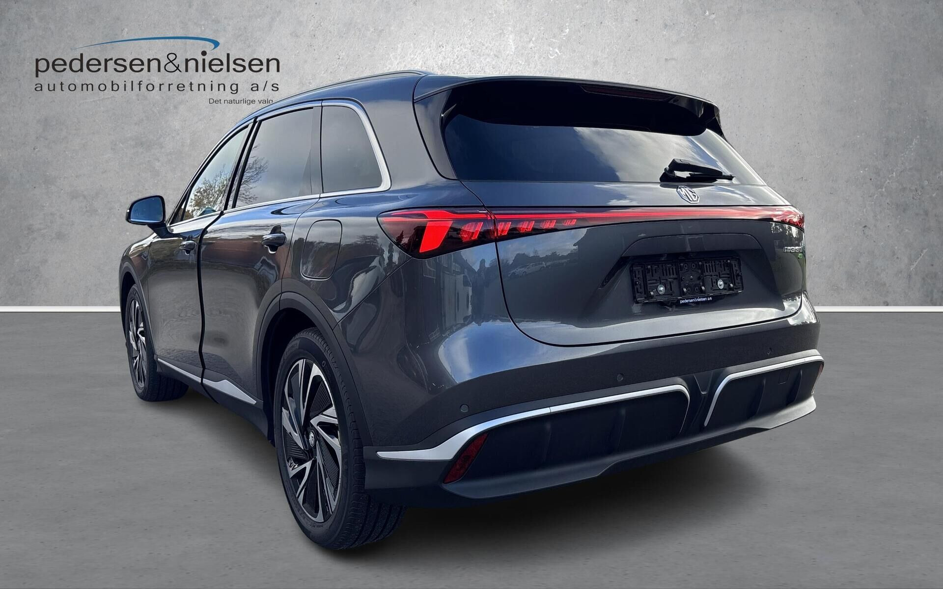 Grå MG MGS6 Electric fra 2026